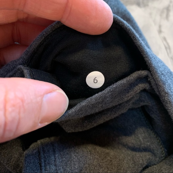 Lulu lemon Mid-rise, knee length leggings swiftly - Picture 4 of 8